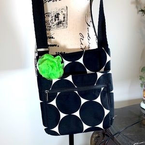 Thirty-one Organizing Shoulder Bag Black & White Canvas w/Lime Green Clip
